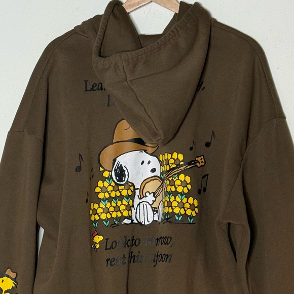 Peanuts Snoopy on Banjo Brown Hoodie Size XL Fleece Lined Athleisure Loungewear - Picture 3 of 9